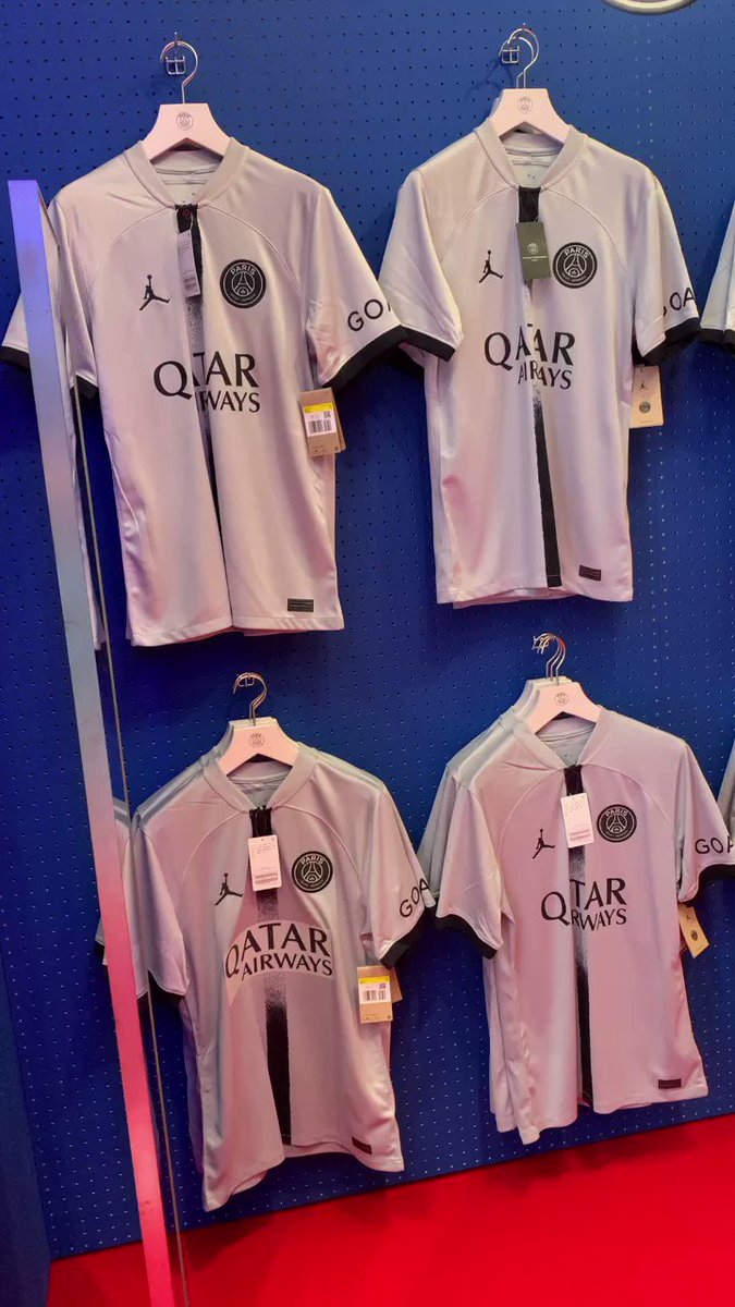 まさかのグレー 来日中のパリsg 新アウェーユニを発表 お披露目は日の川崎フロンターレ戦 サッカーダイジェストweb
