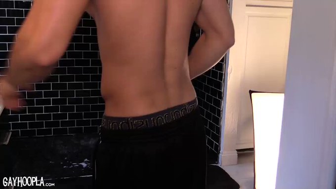 Who remembers Zach's FIRST time bottoming with Max Summerfield? ??

Watch the FULL scene  >>> https://t
