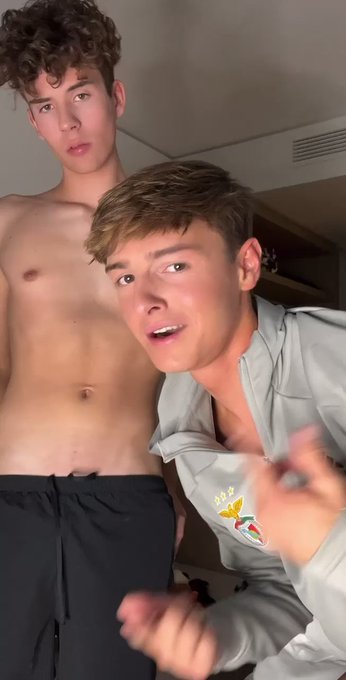 Do you want to feel it ??
.
.
https://t.co/Br39SCRf2E
.
.
#gay #love #couple #boys https://t.co/Zru6
