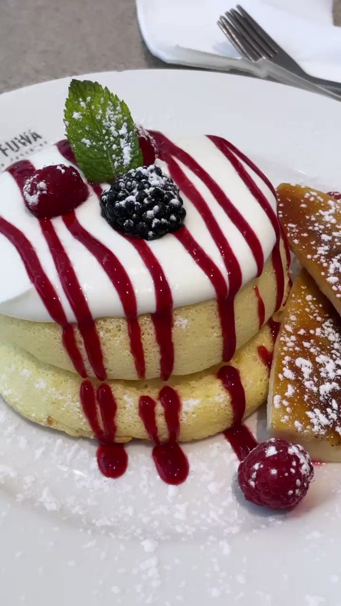 live-milo-vtuber-on-twitter-these-pancakes-boutta-make-me-act-up