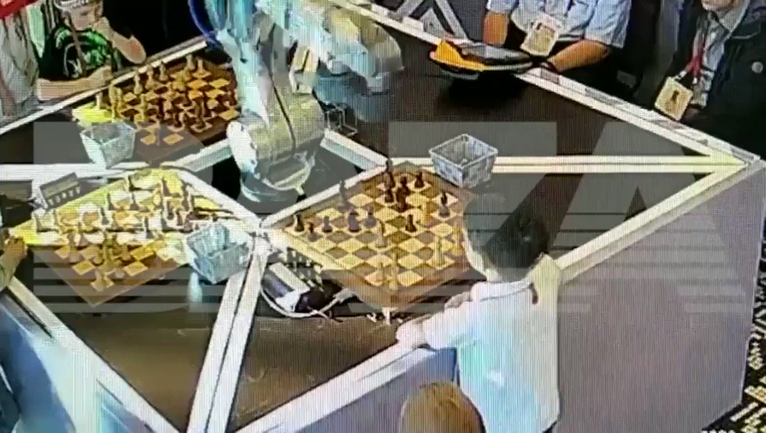 Play Robot Chess Via Twitter « Robotics :: WonderHowTo