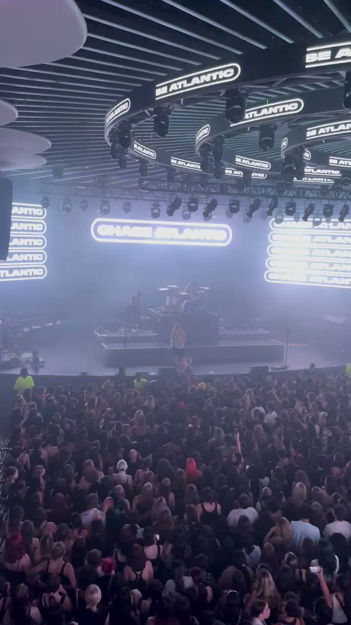 Chase Atlantic Tour on Twitter "🤍 Their fans are their number one