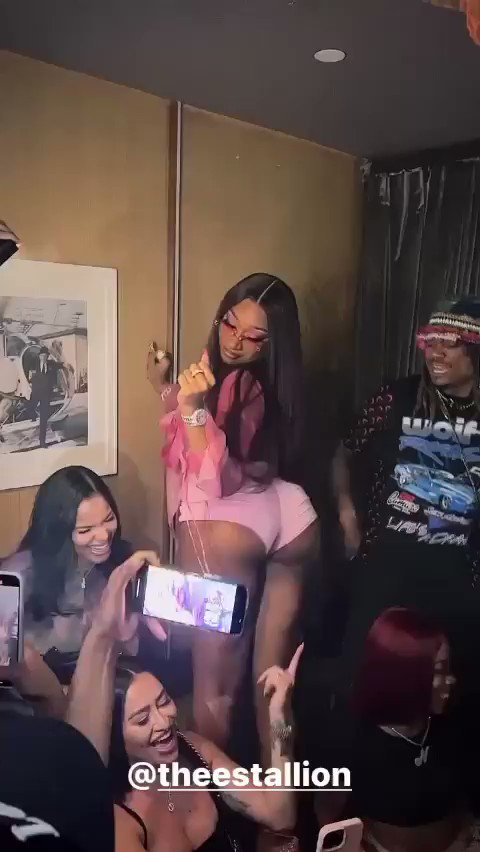 RT @MegansStats: Megan Thee Stallion dancing to ‘F.N.F (Let’s Go)’ by Glorilla last night.  https://t.co/Qe33Sqcx9D