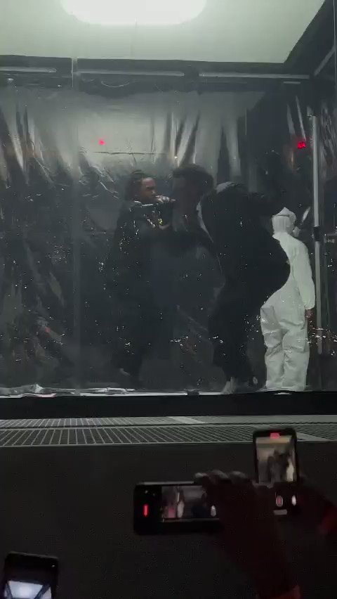 RT @backdoorTWT: This view of Kendrick Lamar & Baby Keem performing Family Ties is sick

 https://t.co/NpFViePotU