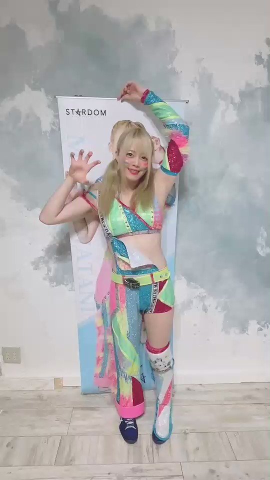 等身大タペストリー2022 岩谷麻優-