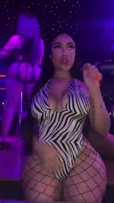 Hookah mami✨ https://t.co/AtFAhkO0KZ