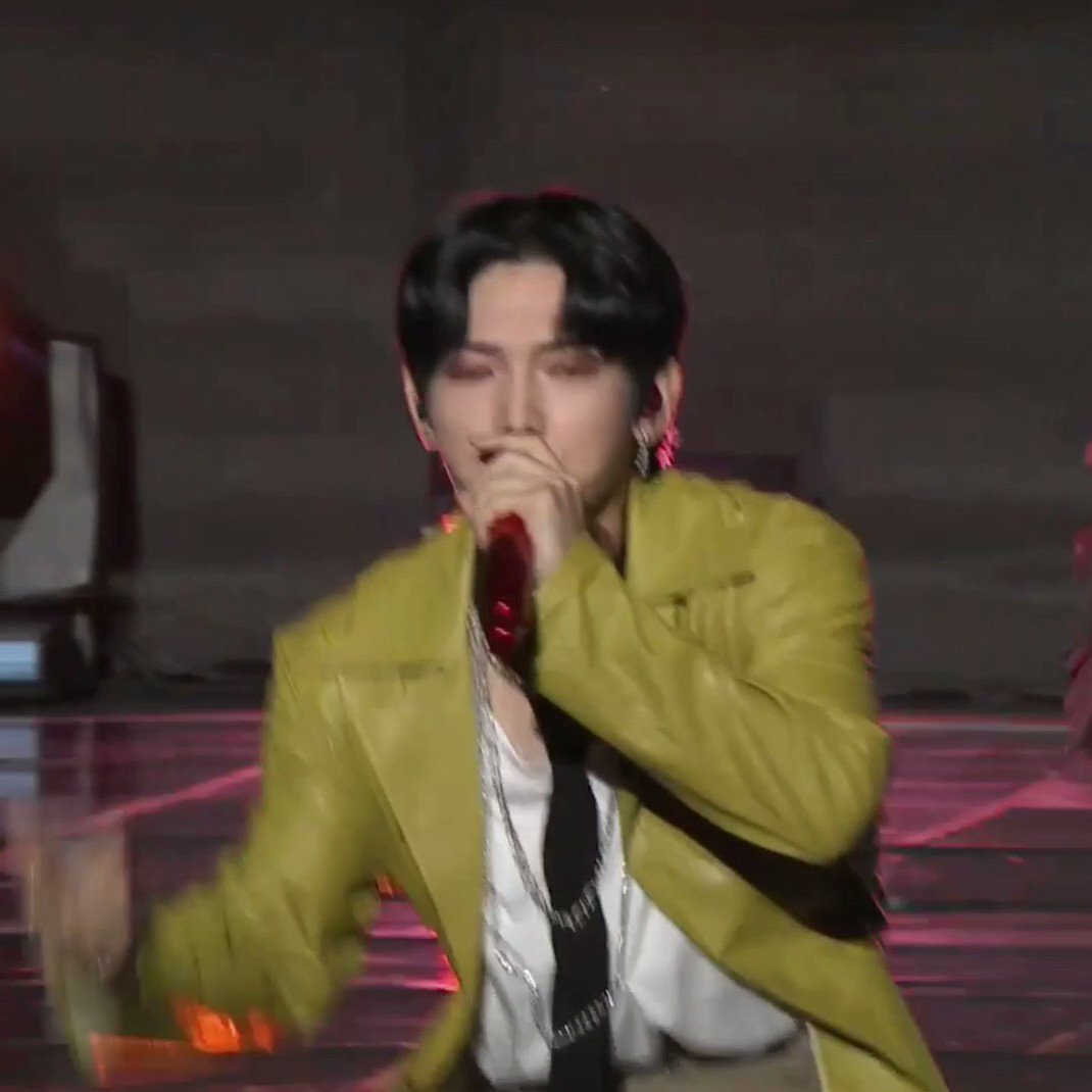 yeosang-doing-things-on-twitter-his-deep-voice-is-so-sexy-https-t