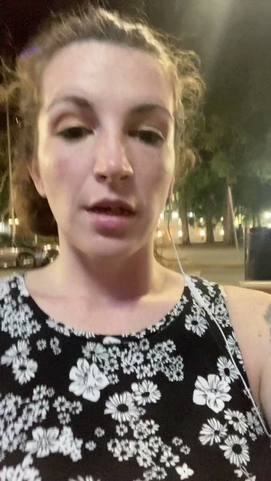 Snapchat shut down 😭  #princessbrazda #startover #followme https://t.co/2on57IGSWq<a href="/tag/princessbrazda"class="tags">#princessbrazda</a><a href="/tag/startover"class="tags">#startover</a><a href="/tag/followme"class="tags"><span>#followme</span></a>