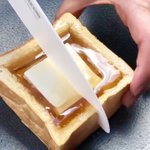 【話題】東京都三軒茶屋駅近くにあるお店「コーヒー&トースト」のはちみつたっぷり濃厚パン