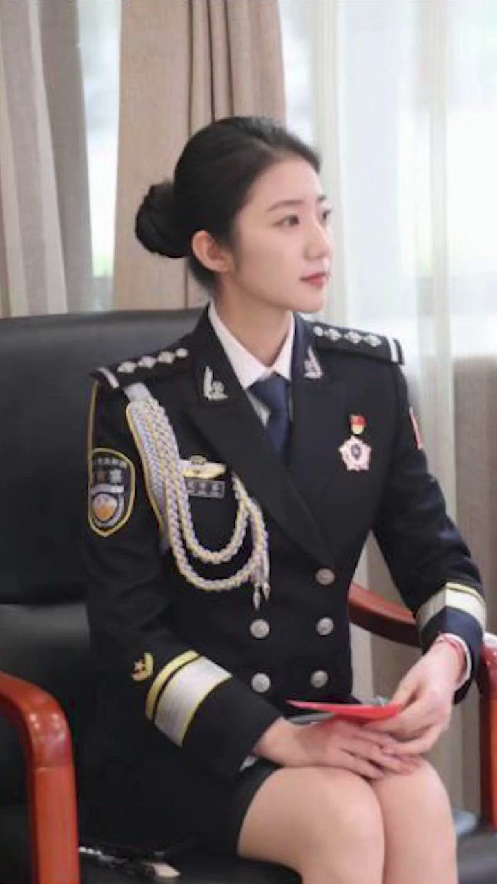 摄淫师on X: 近期超火的警花张津瑜七段不雅视频流出t.coZlpWOYUGSf  X