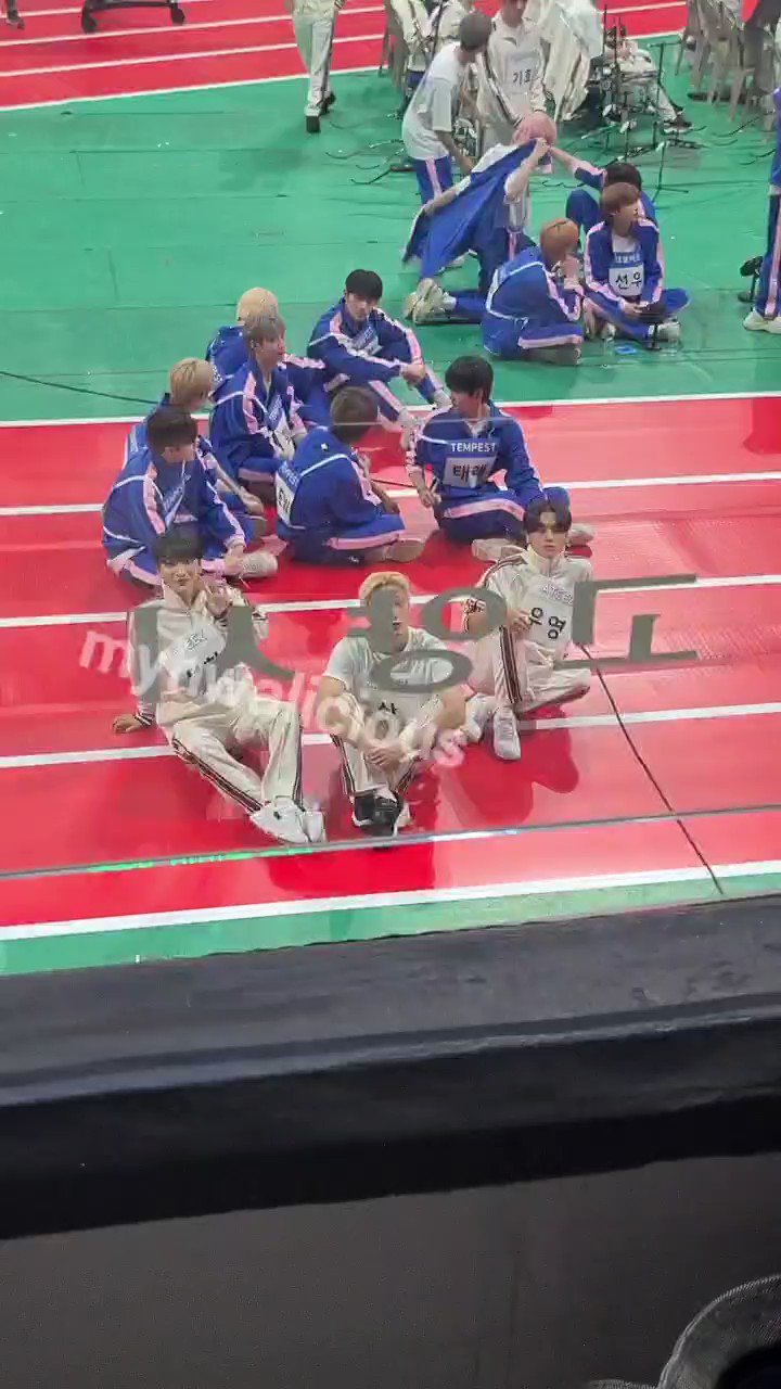 saw-ateez-in-isac-on-twitter-am-i-alive-is-this-real-https-t