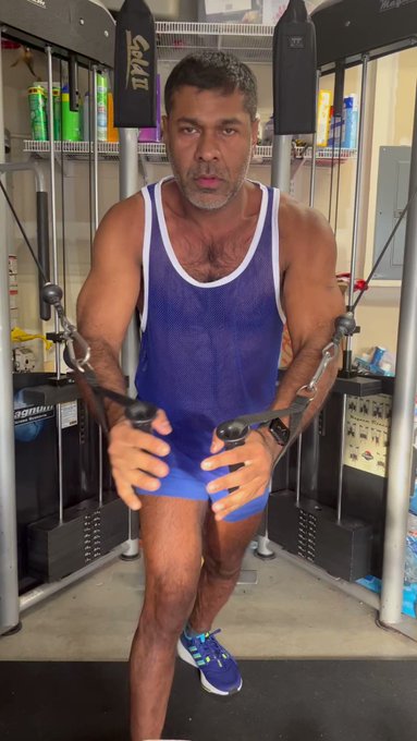 Chest workout in #JJMalibu mesh TankTop & shorts !!! #Workout #JJMalibu #Chest #ChestPress #tuesdayvibe