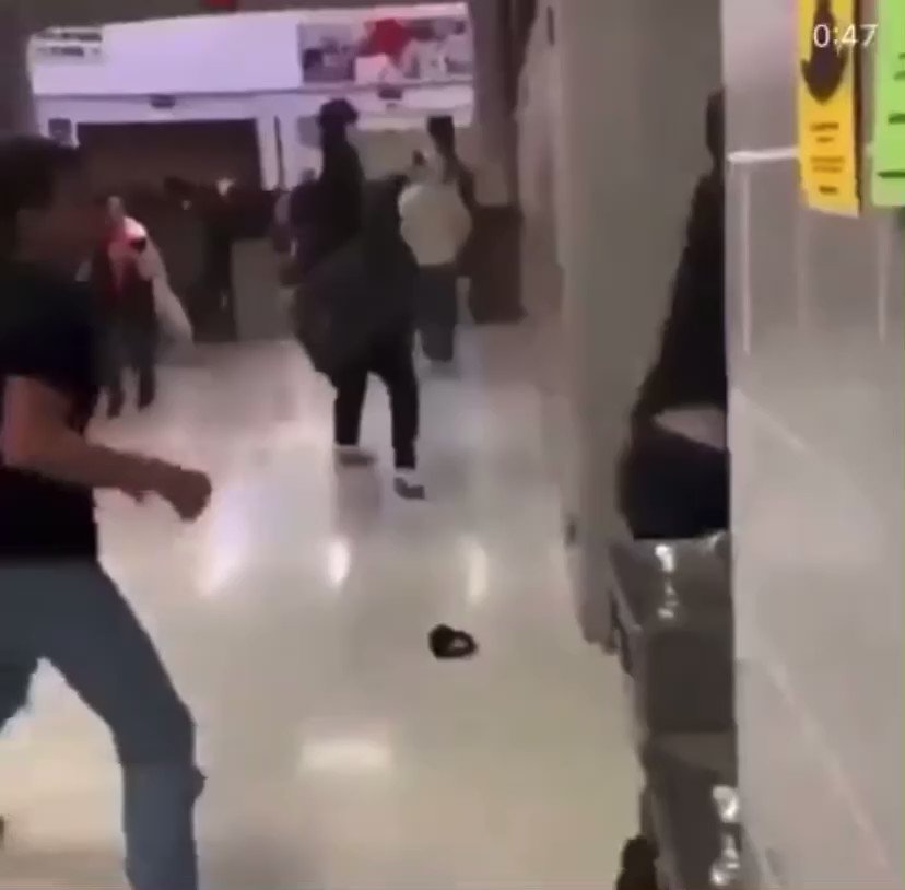 school-and-street-fights-on-twitter-mans-charging-up-in-the-corner