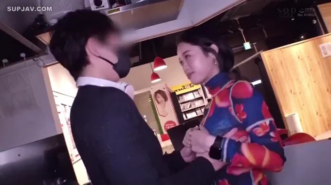 MINAMO 「 イケナイ事って気持ちいいでしょ？❤︎」 「 何で腰止めるのぉ~😈 」 ショートカット小悪魔痴女にいきなり逆ナンされ有無を言わさぬ痴女テクに理性は崩壊❤︎ 乳首だけでイカされた後は生挿入で空っぽになるまでひたすら..😈