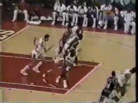 RT @Rules23Jordan: Michael Jordan |  1984 |  45pts 
Bulls Vs Spurs | Jordan's First 40+pt Game 
#NBA 
#BullsNation https://t.co/fHOnd7hjiu