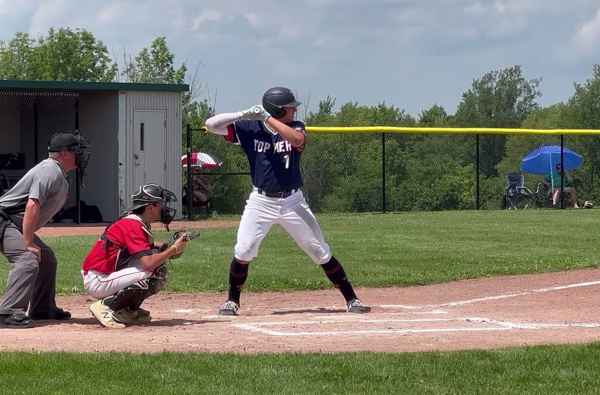 2024 1B/C Landen Duprey (Peru) scorches a hard hit ground ball. Stands in at an imposing 6’3, 210lbs. On plane early and efficiently making the barrel look long through the zone. Big time power potential.

@PBRNewYork https://t.co/AgARG6Ucqf