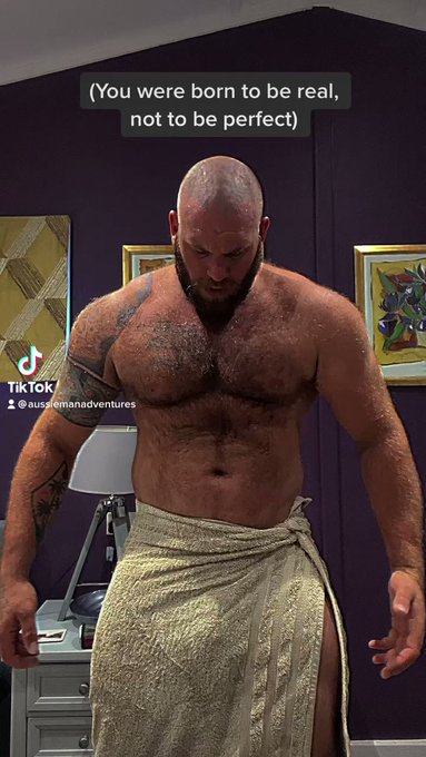 Retweet if you prefer a belly over skinny abs..!!  
#gaybearsofinstagram #gaybeardedmen #gaybearded #gayhairymen