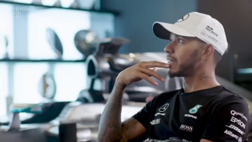 RT @HAMLEWISIR: therapy is expensive. but lewis hamilton’s giggle is free.  https://t.co/tmUI0mwCio