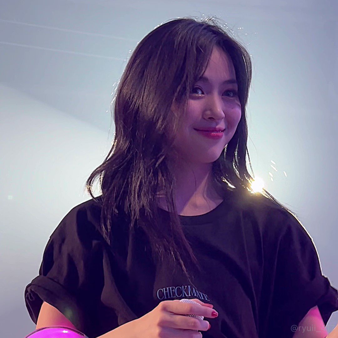 Ji in ≷🍬 (@_Ayeshin) / Twitter
