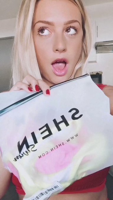 Essayage de maillots de #shein oui ou oui.... Do you wanna see me try on my new bikinis from Shein 🔥😍<a href="/tag/shein"class="tags">#shein</a>