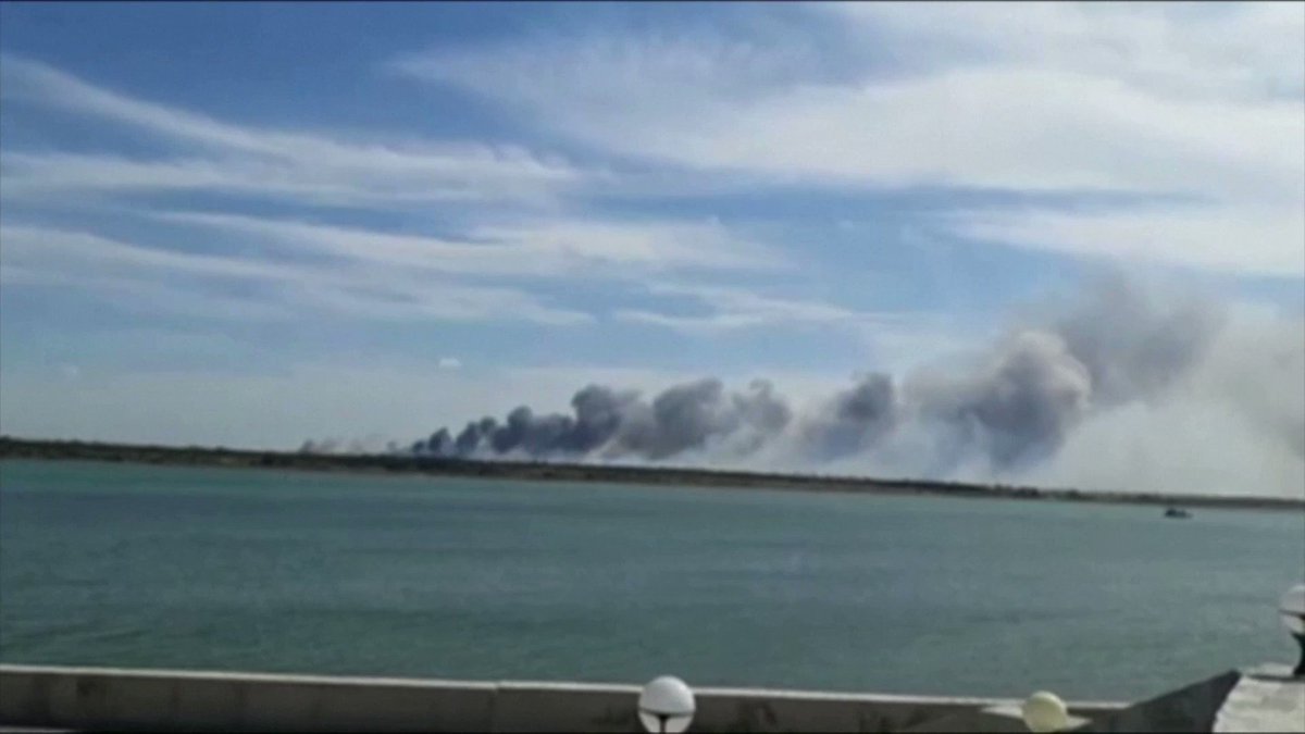 новофёдоровка крым пляж 2022. взрывы в крыму новофедоровка 2022. 2022. водоканал крым аварийка. что произошло в крыму 4 января.