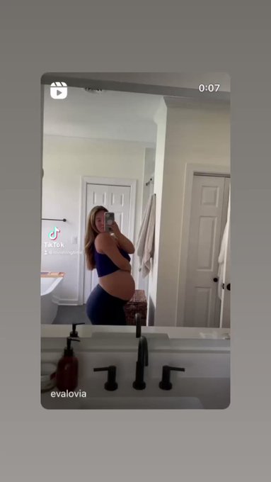 I made a TikTok https://t.co/XdcNN1AJok<a href="/tag/toooldfortiktok"class="tags"><span>#toooldfortiktok</span></a><a href="/tag/ringlightchallenge"class="tags"><span>#ringlightchallenge</span></a>