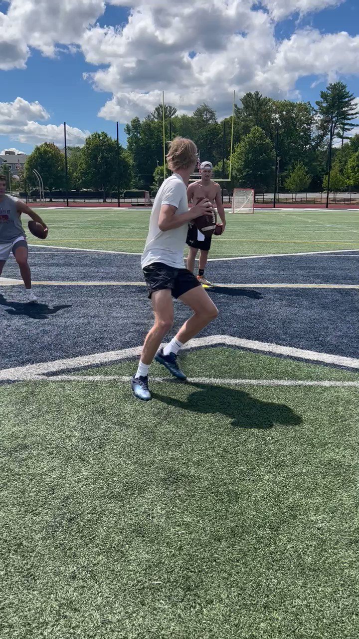 Matt Hasselbeck (Hasselbeck) / Twitter