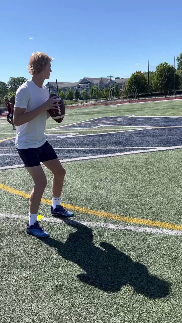 Matt Hasselbeck (Hasselbeck) / Twitter