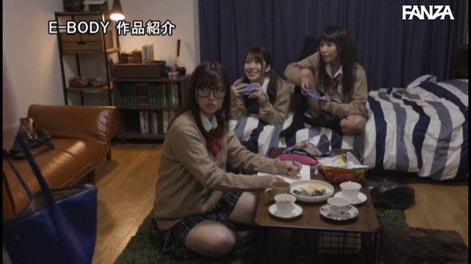 両親不在の間、同級生のビッチ女子たちの溜まり場になって、とにかくハメまくって精子ないなったwwwwという話です。

https://t.co/Ab00ENfR1g