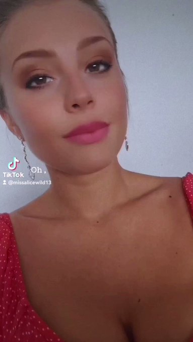 Bonjour tout le monde, c'est lundi, courage! Je vous souhaite une bonne semaine 😁😘 un concour arrive<a href="/tag/kissme"class="tags"><span>#kissme</span></a>