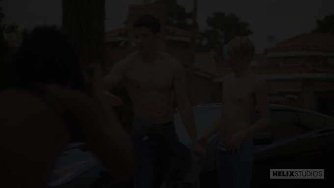 California boy Kyle Ross is looking sexy as he steams up our photographer's lens during an outdoor photoshoot