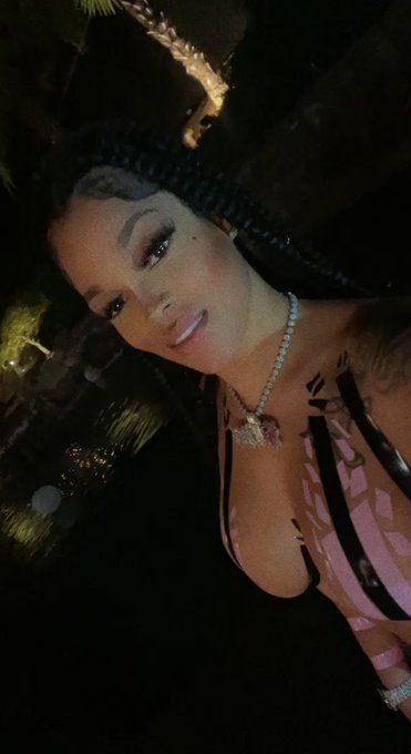 Sexy tape look 😍😍 https://t.co/N13xgwL3pU<a href="/tag/retweetme"class="tags"><span>#retweetme</span></a>