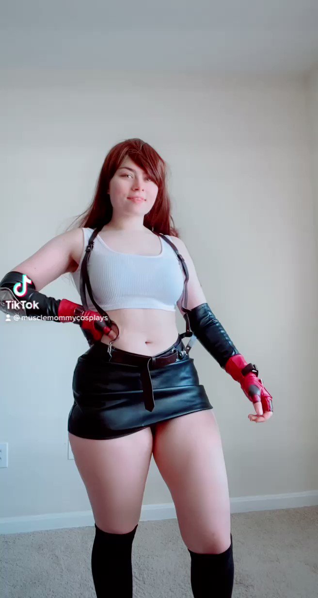 MuscleMommyCosplays (🍑Linnea) on X: 