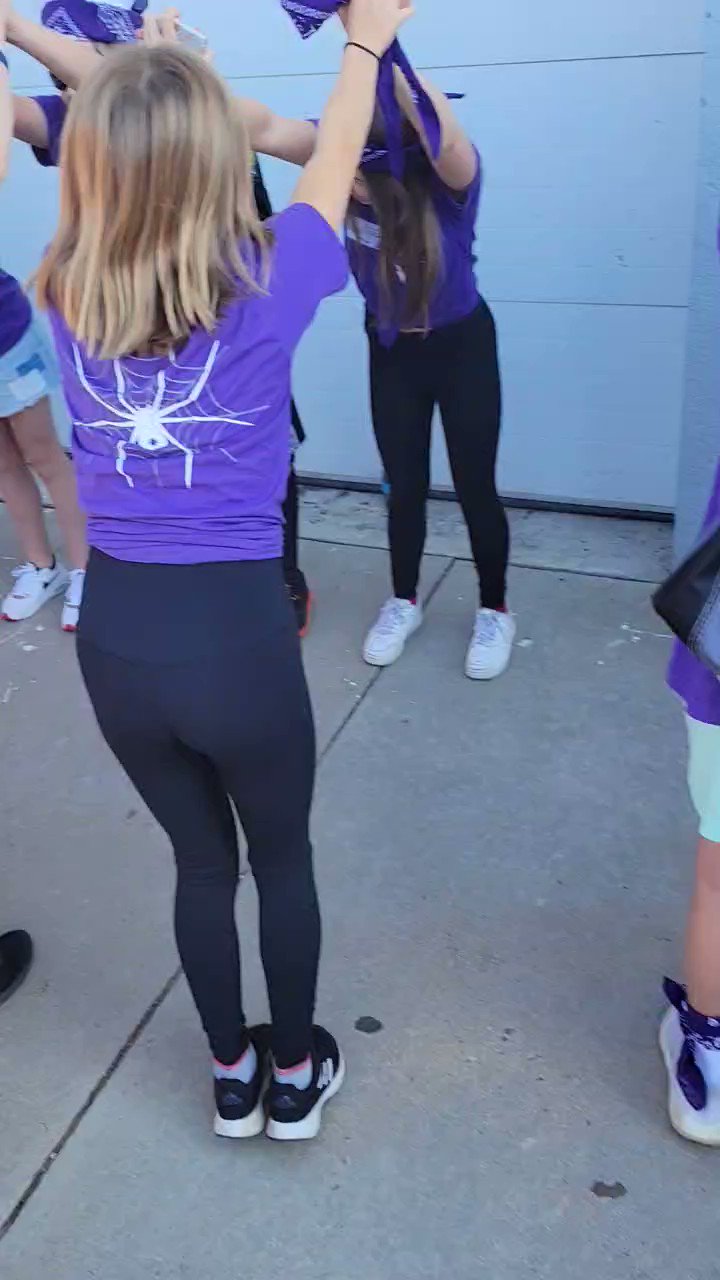 middle school girl in yoga pants