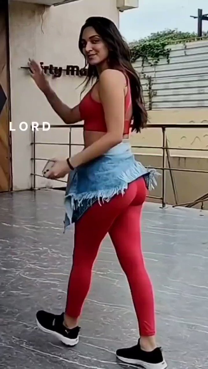 𝐇𝐔𝐍𝐓𝐄𝐑 😈 on X: #KiaraAdvani Massive Ass🍑😮🥵  t.coLRn2GLxBNp  X