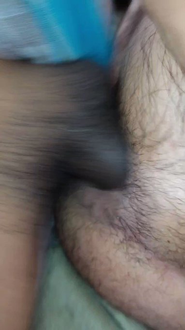 Estaba durmiendo bien plácido y mi roomie llegó a despertarme 

Dale fav?? si te gustaría despertar a
