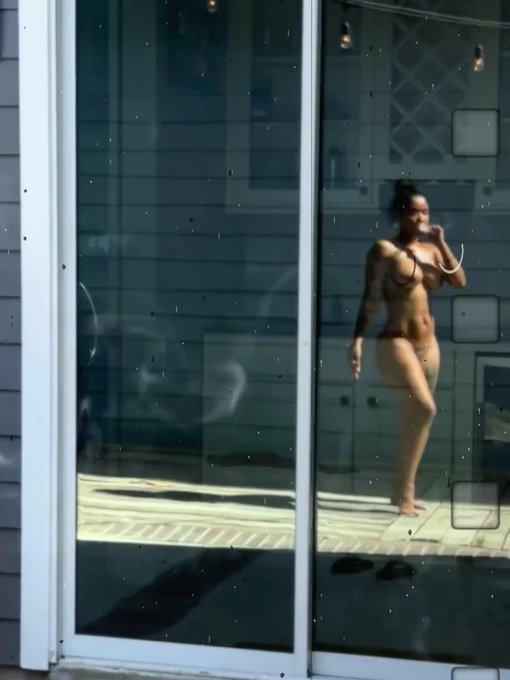 happy friday. https://t.co/CGRb7CLmc1