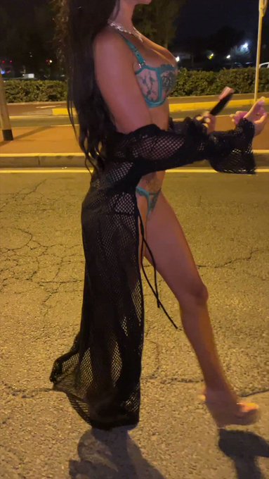 Si tu me croise comme ca en pleine rue tu fais quoi ? ? https://t.co/QNHgMIbLd8