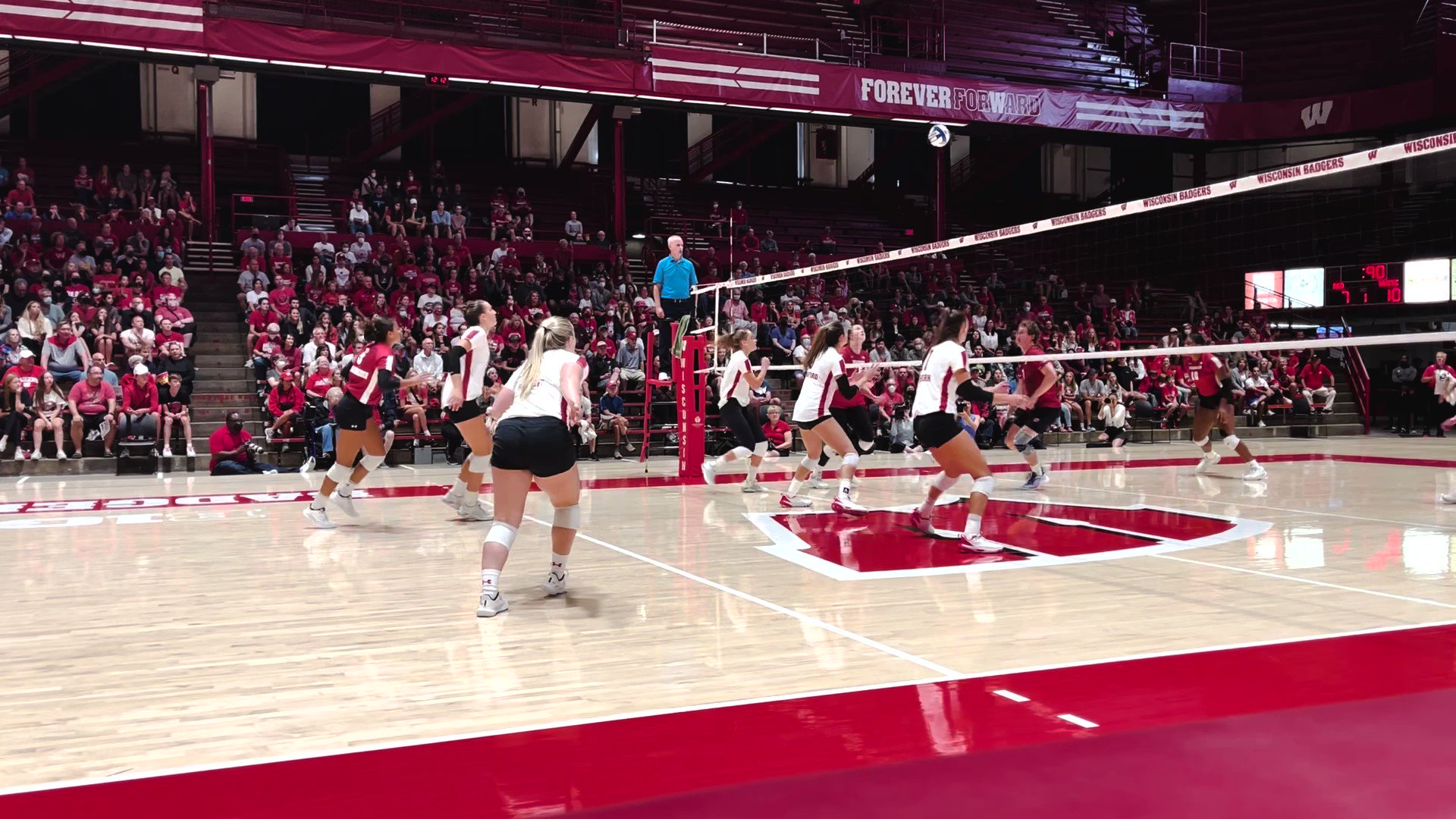 Wisconsin Volleyball on Twitter "Thank goodness we switch sides this