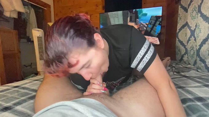 Nothing better than sucking his dick while he&rsquo;s gaming ❤️  Watch our new video: https://t.co/nZ0Vpc7u2C  @PornhubModels
