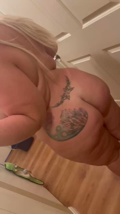 Sunday funday! Let&rsquo;s celebrate by taking half off of my onlyfans, where you can see me take everything