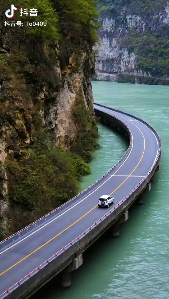 Yellow River Stone Forest (Jingtai Huanghe Shilin) (景泰