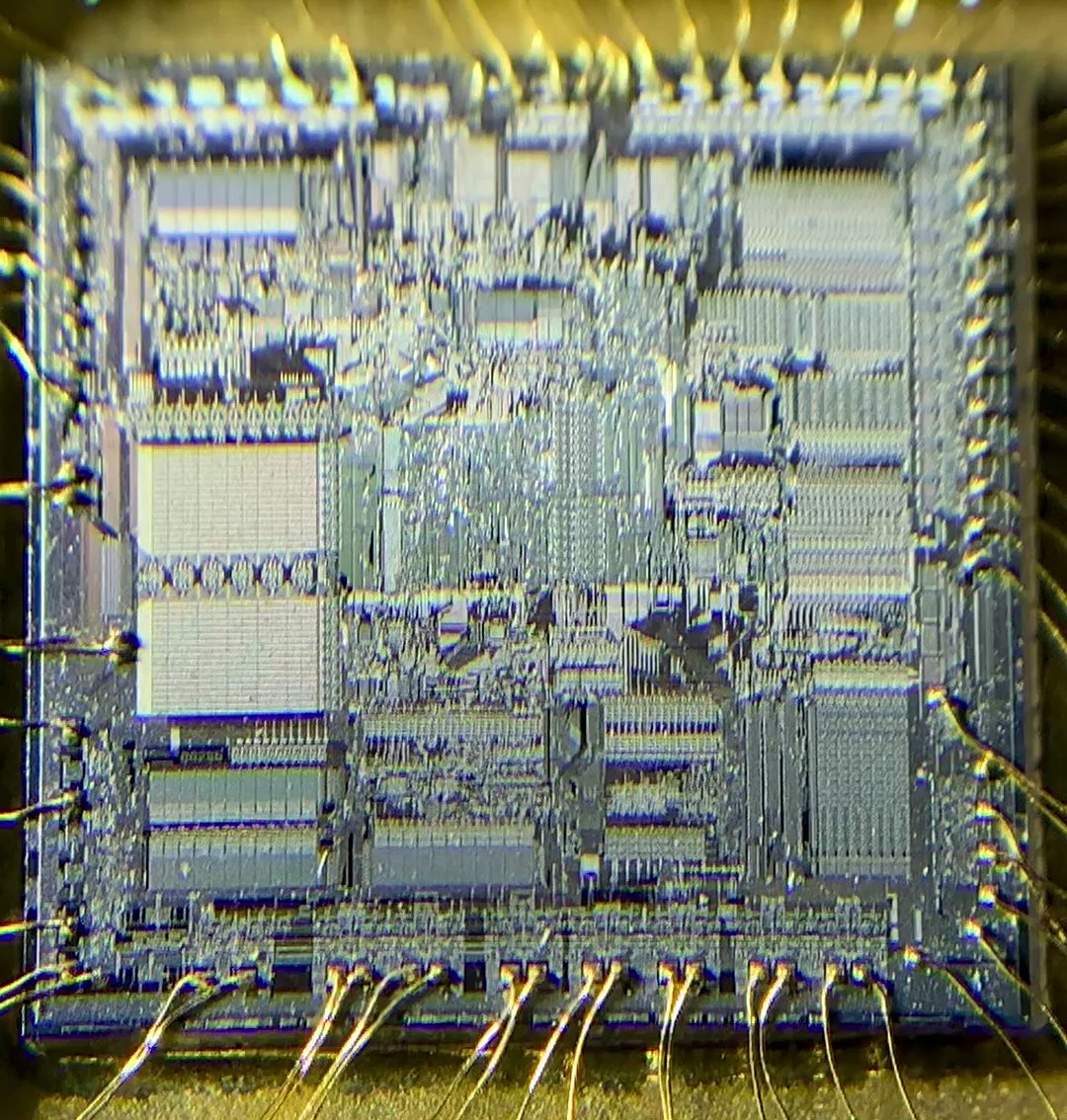 CPU Duke on Twitter: "#Intel´s famous 286 #CPU #die stitched from 150  individual #microscopy pictures using a simple light microscope (where bond  wires are really golden). Even without any #silicondoodle, the 134,000