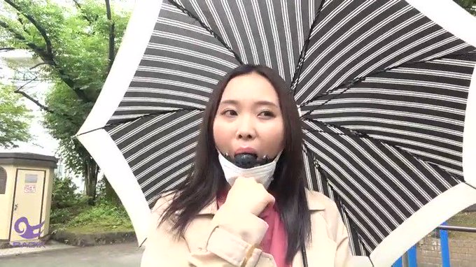 変態な遊びが大好きな口にボールギャグを施し、街中散歩するだけで服も股間も興奮でビチョビチョです

こんなん堪らないだろう
https://t.co/b7G805O9Zz