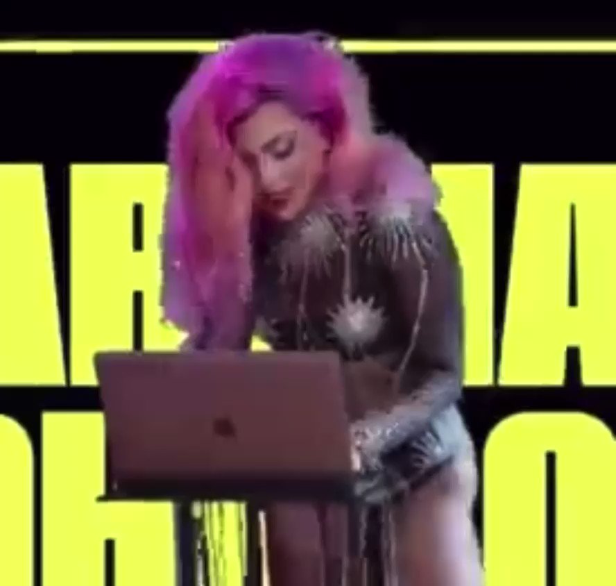 lady-gaga-reaction-videos-on-twitter-lady-gaga-typing-random-shit-on