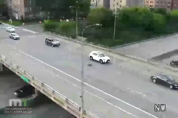 MINNEAPOLIS: Pursuit of a previously carjacked vehicle started in the 3rd Precinct and ended near I-35W & University Ave. SE. - A MPD squad appears to have boxed in the suspect vehicle, back-up arrived and all suspects now in custody. https://t.co/3EqYd7C92H