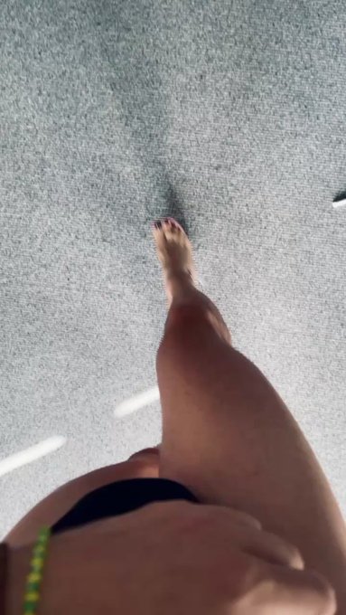 Feeling goddamn sexy.  What do you think about hair? Smothered or don&rsquo;t mind? I don&rsquo;t 🤣🔥 sexiness is<a href="/tag/heels"class="tags"><span>#heels</span></a><a href="/tag/feet"class="tags"><span>#feet</span></a><a href="/tag/sassy"class="tags"><span>#sassy</span></a><a href="/tag/trans"class="tags"><span>#trans</span></a><a href="/tag/crossdresser"class="tags"><span>#crossdresser</span></a><a href="/tag/femboy"class="tags"><span>#femboy</span></a>