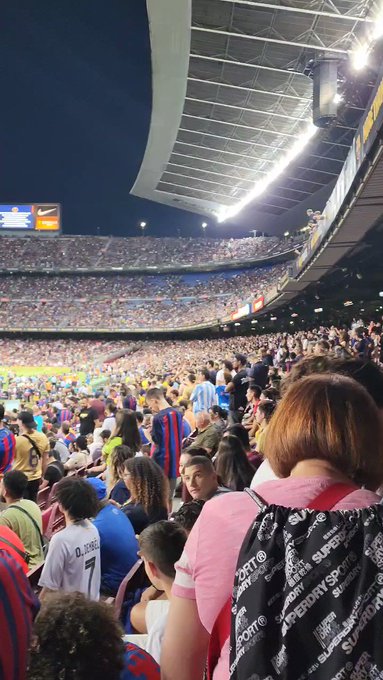 First Profesional Futbol (soccer) game! Barcelona vs Manchester City ⚽️ https://t.co/hlKH53zKPy