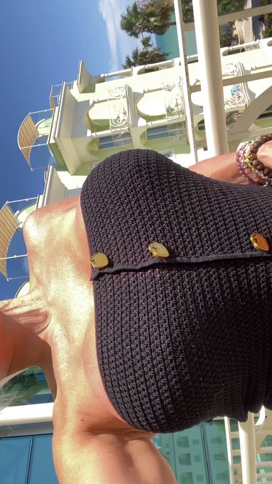 what should i lick it?😋😋😋😋😋😋😛😛😛🍆🍆💦💦 https://t.co/g2exkQADwn