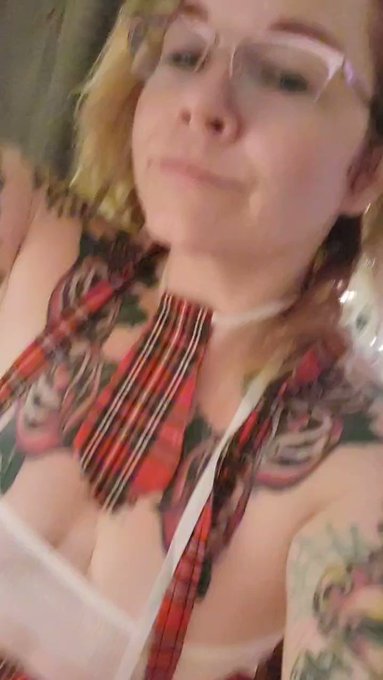 Free two week subscription! Want to see me getting used like a little fuck doll?  https://t.co/JnKsrRS3lS